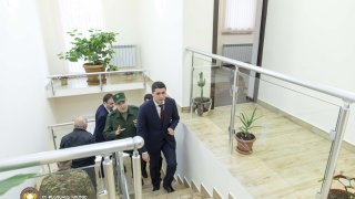 ՀՀ քննչական կոմիտեի զինվորական քննչական գլխավոր վարչության 6-րդ կայազորային քննչական բաժինը հիմնանորոգված վարչական շենք ունի․ բացման արարողությանը մասնակցել է ՀՀ քննչական կոմիտեի նախագահը (տեսանյութ, լուսանկարներ)